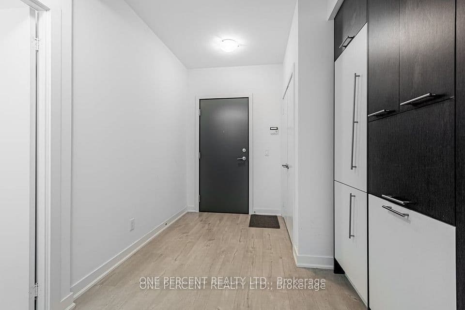 30 Nelson Street 426, Toronto, ON M5V 0H5 – photo 2