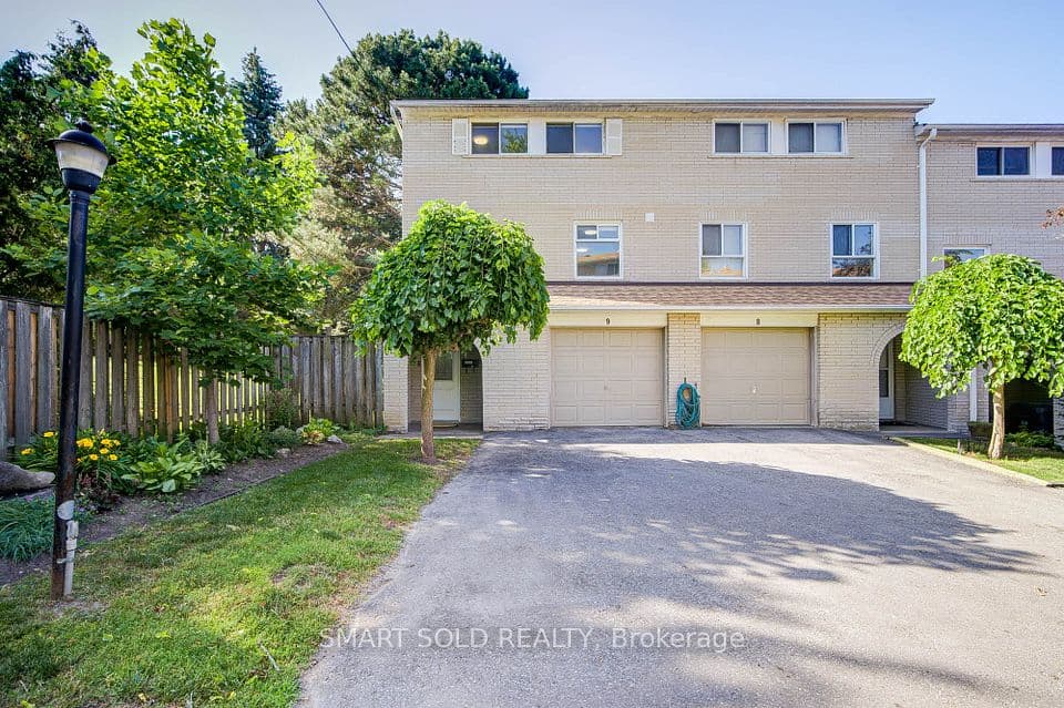 81 Rameau Drive 9, Toronto, ON M2H 1T6 – main photo