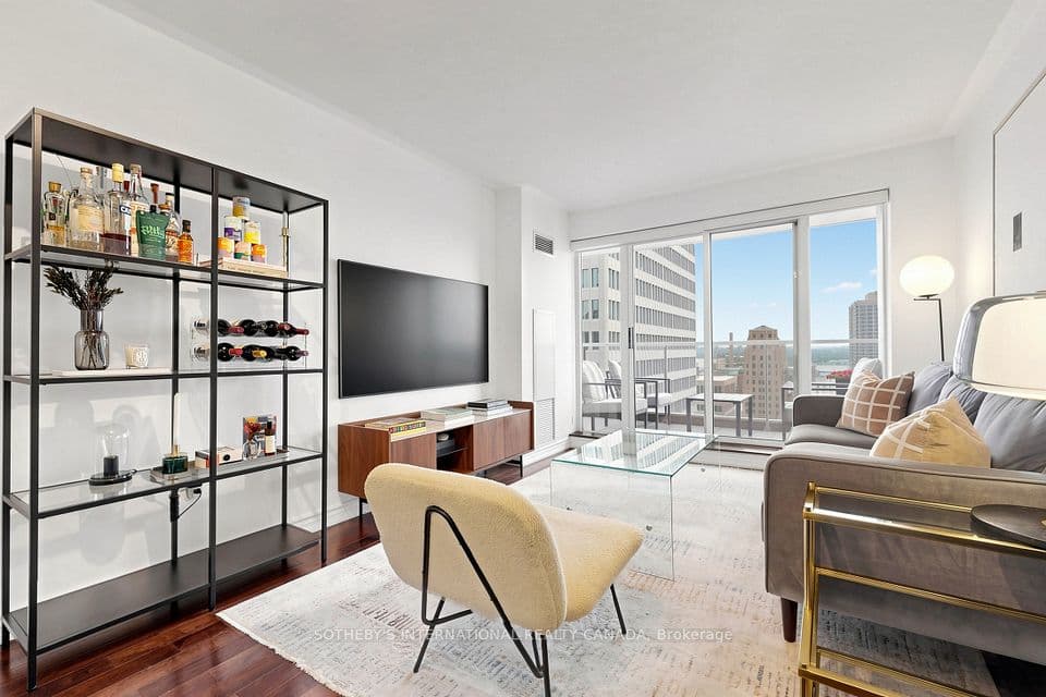 909 Bay Street 2303, Toronto, ON M5S 1Z9 – photo 3