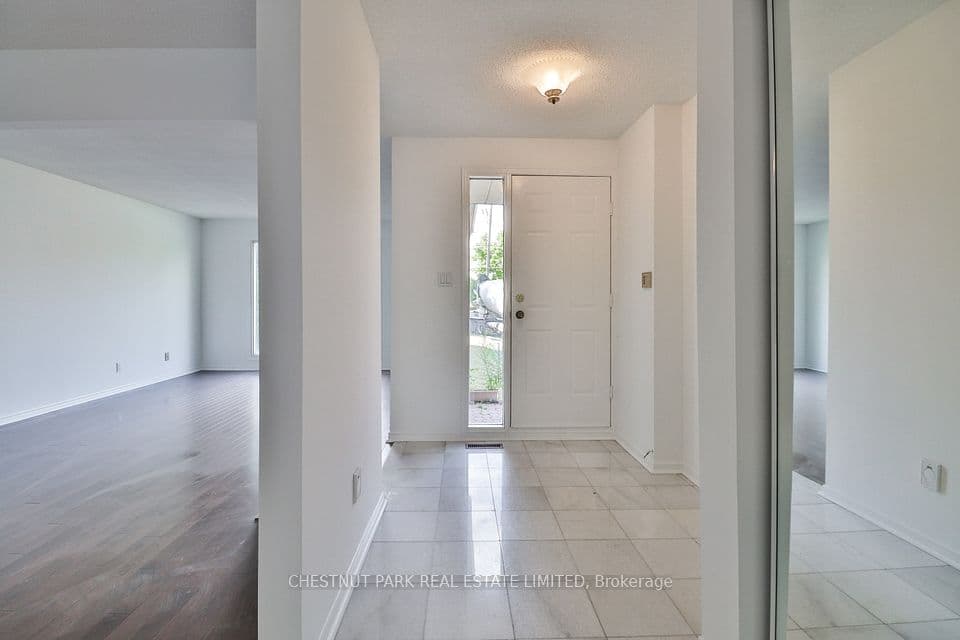 18 Dervock Crescent, Toronto, ON M2K 1A7 – photo 2