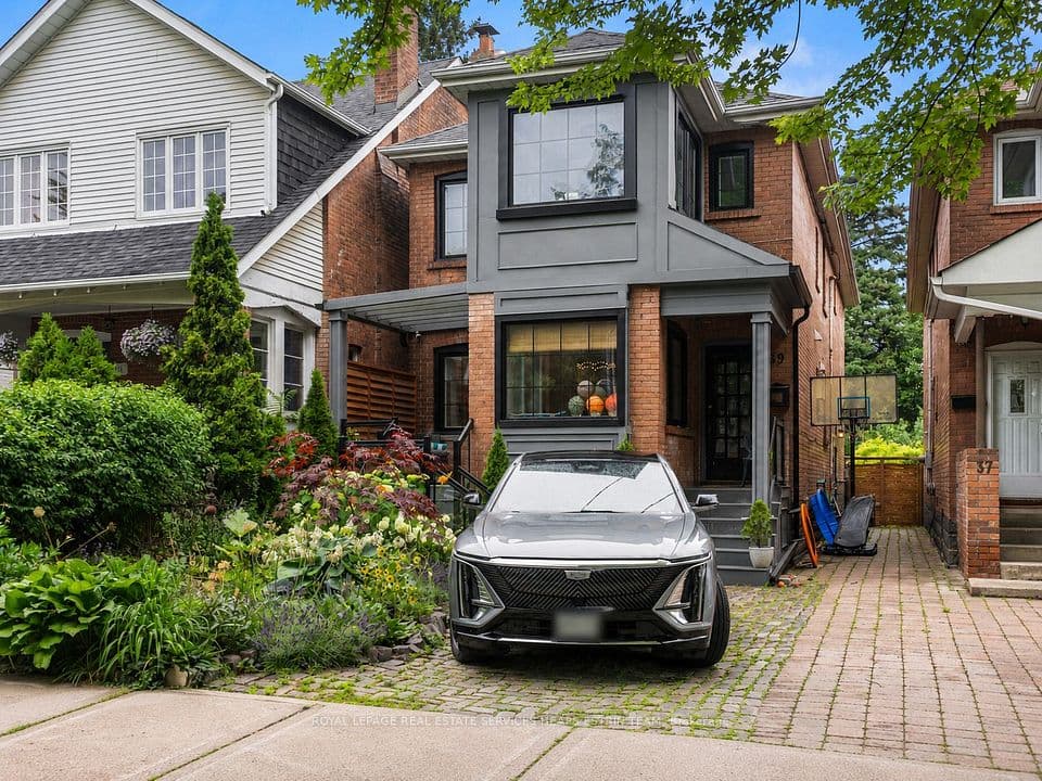 39 Standish Avenue, Toronto, ON M4W 3B2 – main photo