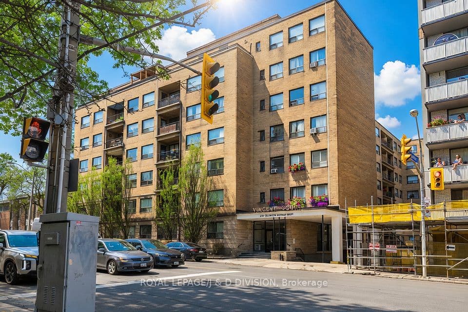 660 W Eglinton Avenue W 716, Toronto, ON M5N 1C3 – main photo