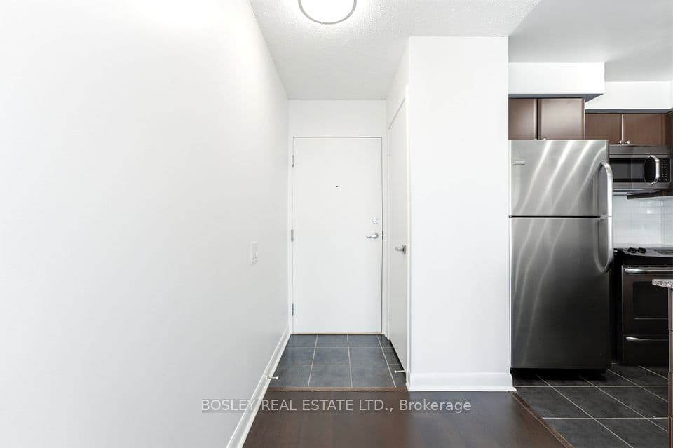 525 Wilson Avenue 633, Toronto, ON M3H 0A7 – photo 2