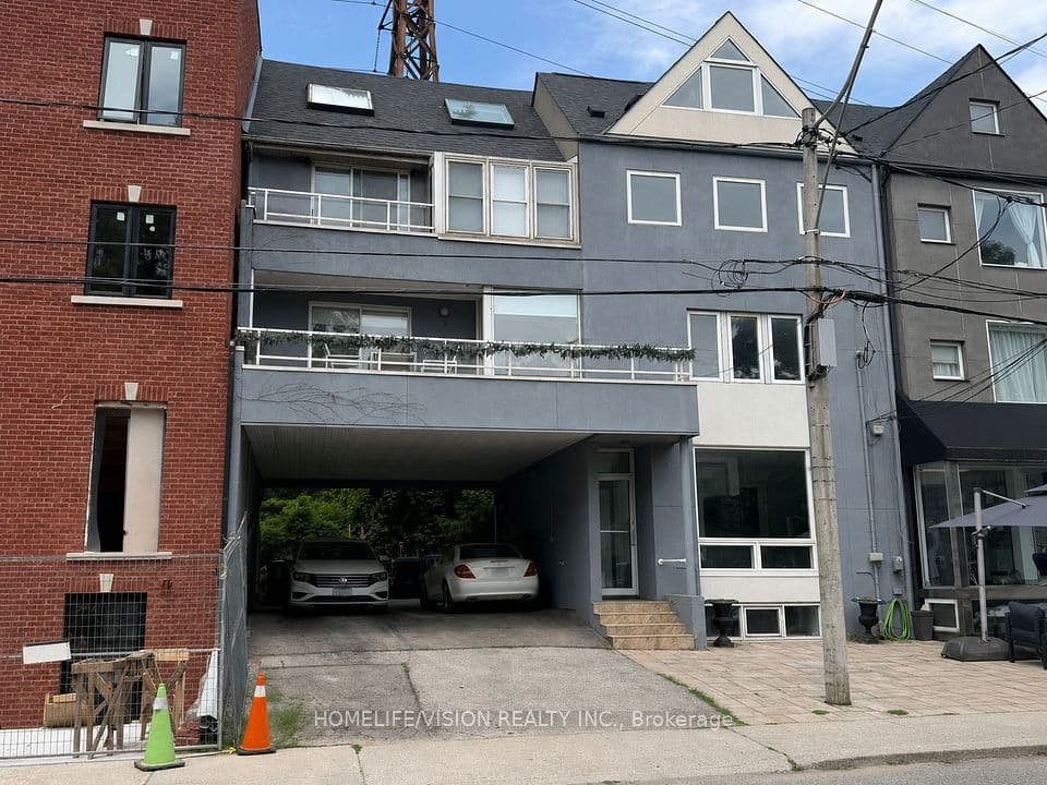 400 Summerhill Avenue, Toronto, ON M4W 2E4 – main photo
