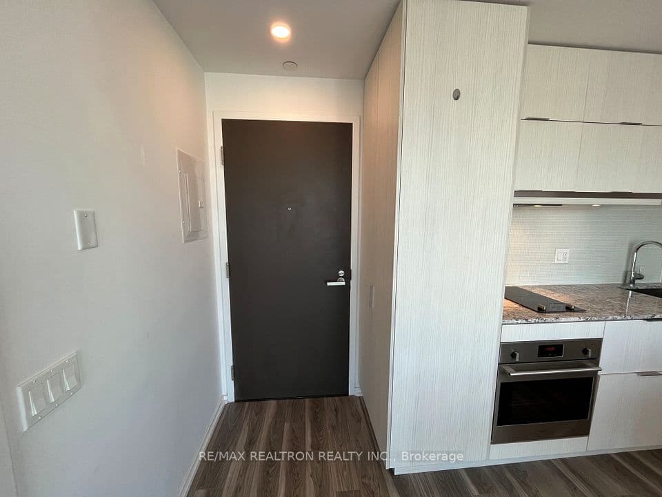 197 Yonge Street 3113, Toronto, ON M5B 0C1 – main photo