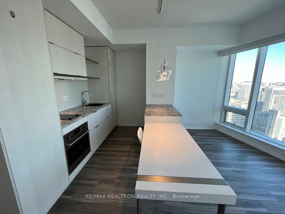 197 Yonge Street 3113, Toronto, ON M5B 0C1 – photo 2
