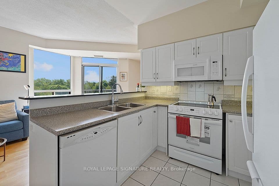 4200 Bathurst Street 514, Toronto, ON M3H 6C7 – photo 3