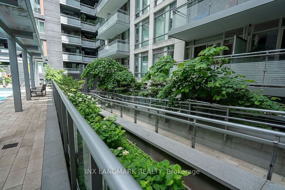 525 Adelaide Street W Lph31, Toronto, ON M5V 0N7 – photo 2
