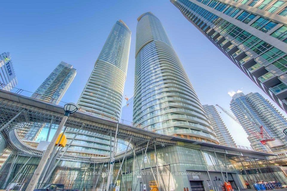 14 York Street 1709, Toronto, ON M5J 0B1 – main photo
