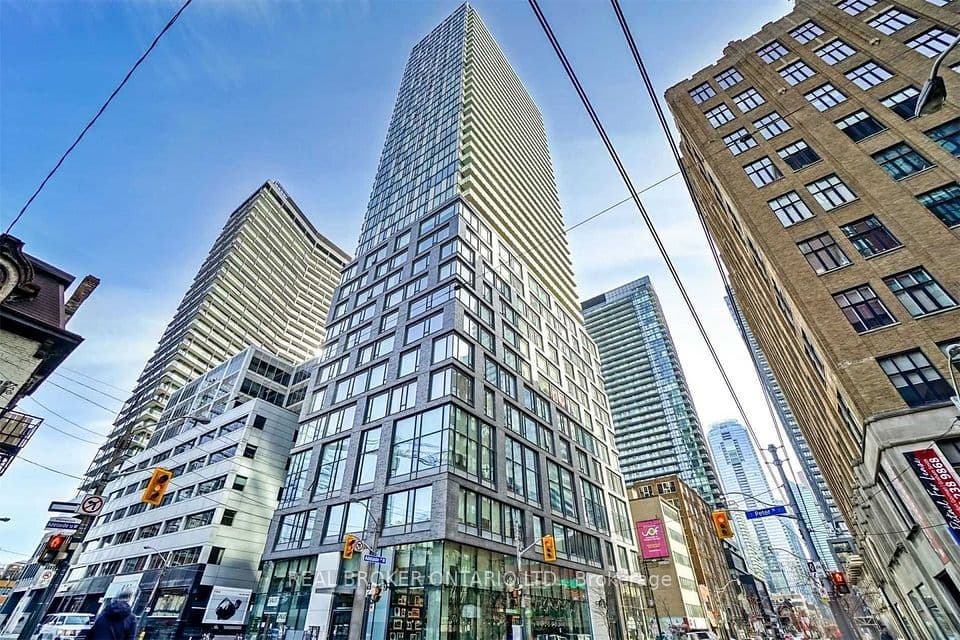 101 Peter Street W 515, Toronto, ON M5V 0G6 – main photo
