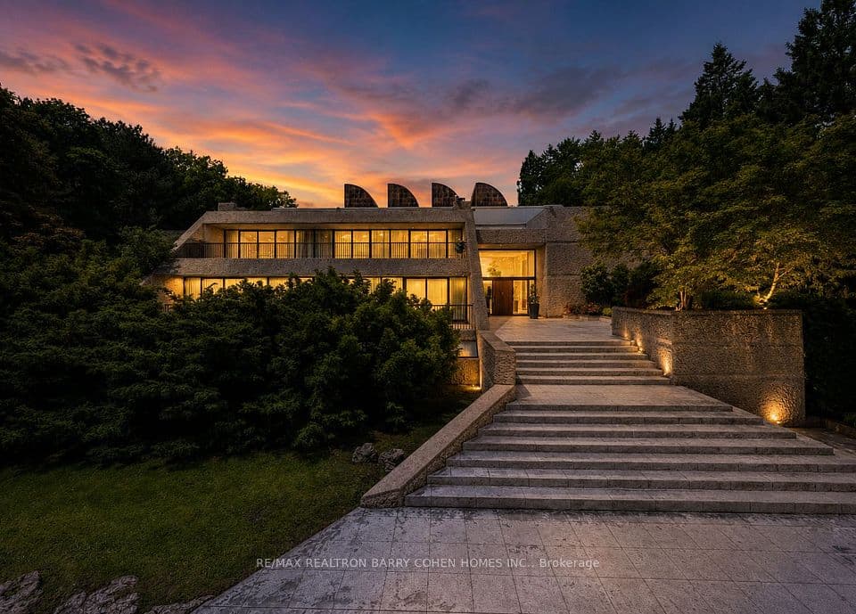 30 High Point Road, Toronto, ON M3C 2R3 – photo 2