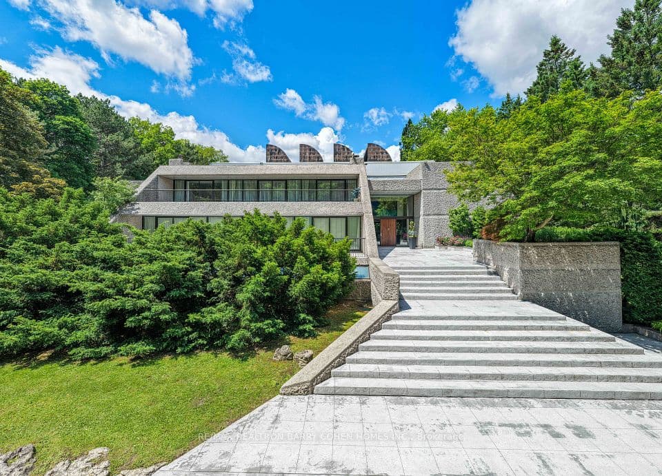 30 High Point Road, Toronto, ON M3C 2R3 – photo 3