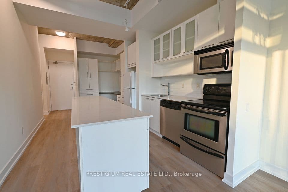 66 Portland Street 611, Toronto, ON M5V 2M6 – main photo