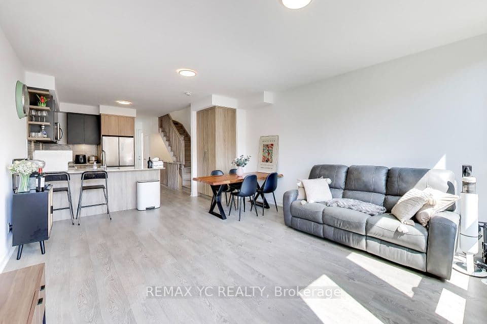 18 Deep Roots Terrace, Toronto, ON M6A 0G1 – photo 3