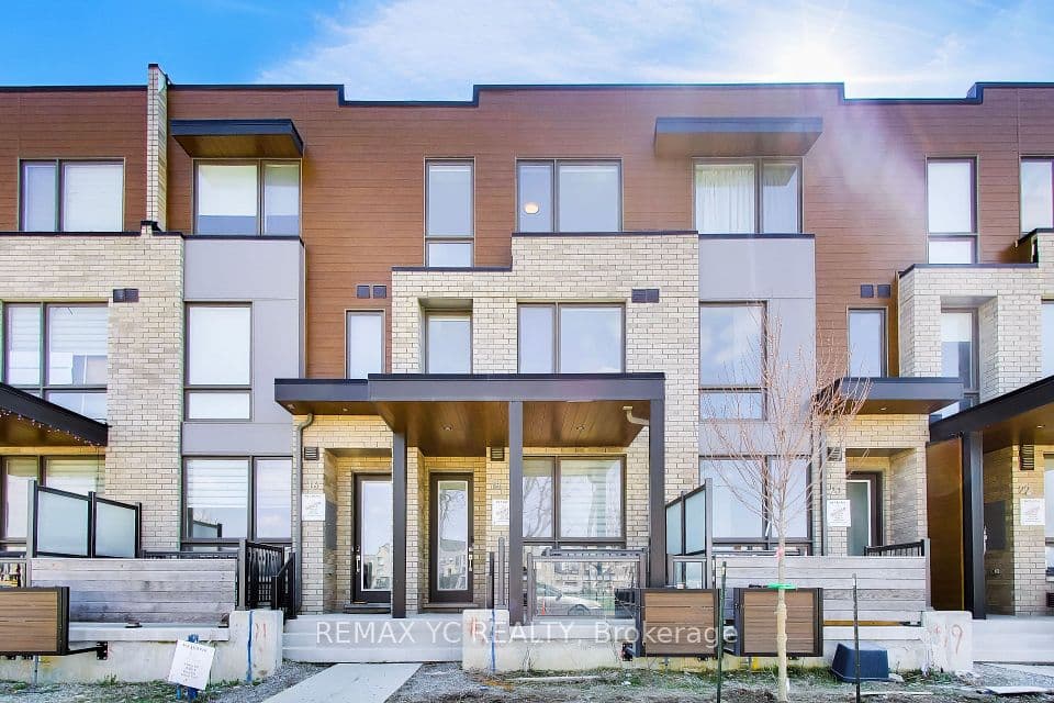 18 Deep Roots Terrace, Toronto, ON M6A 0G1 – photo 2