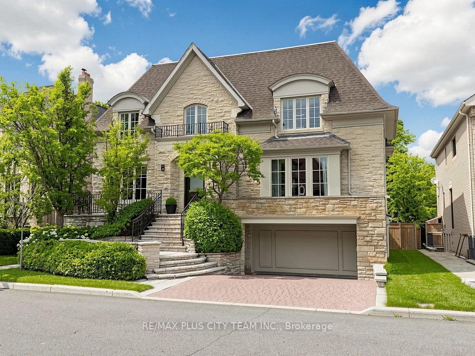 208 Carmichael Avenue, Toronto, ON M5M 2X3 – photo 3
