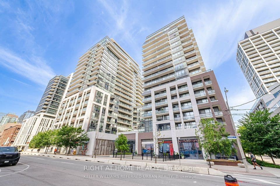 460 Adelaide Street 632, Toronto, ON M5A 0E7 – main photo