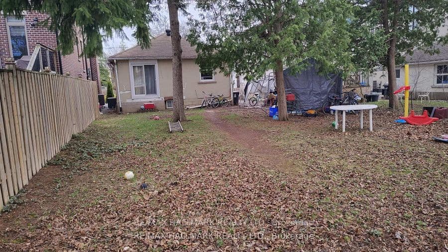 46 Madawaska Avenue, Toronto, ON M2M 2P9 – photo 2