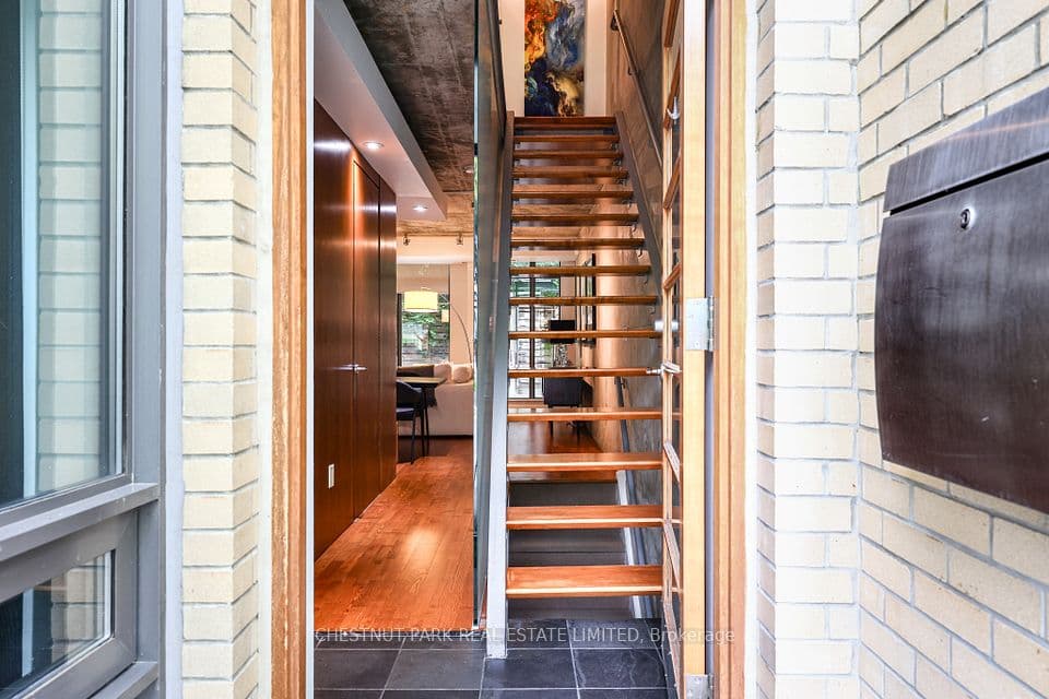 271 Mutual Street, Toronto, ON M4Y 1X6 – photo 3