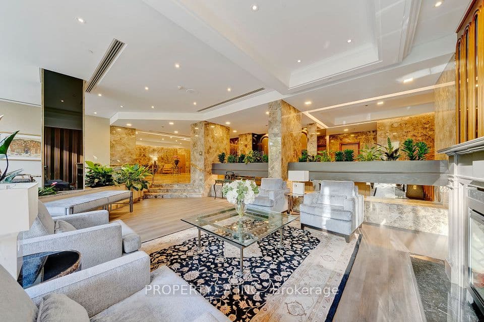1 Concorde Place 1202, Toronto, ON M3C 3K6 – photo 3