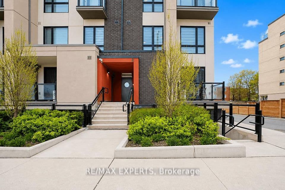 8 Marquette Avenue 7, Toronto, ON M6A 0E1 – photo 3