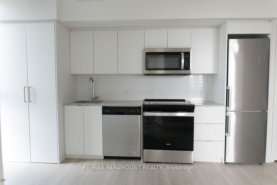 30 Tretti Way 1111, Toronto, ON M3H 0E3 – photo 2