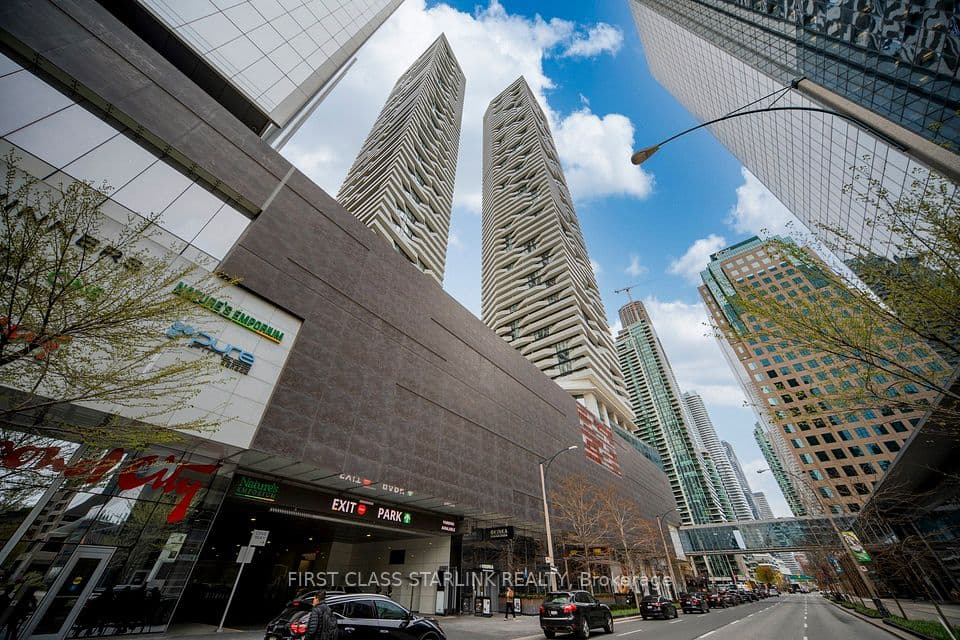 100 Harbour Street 2801, Toronto, ON M5J 0B5 – main photo