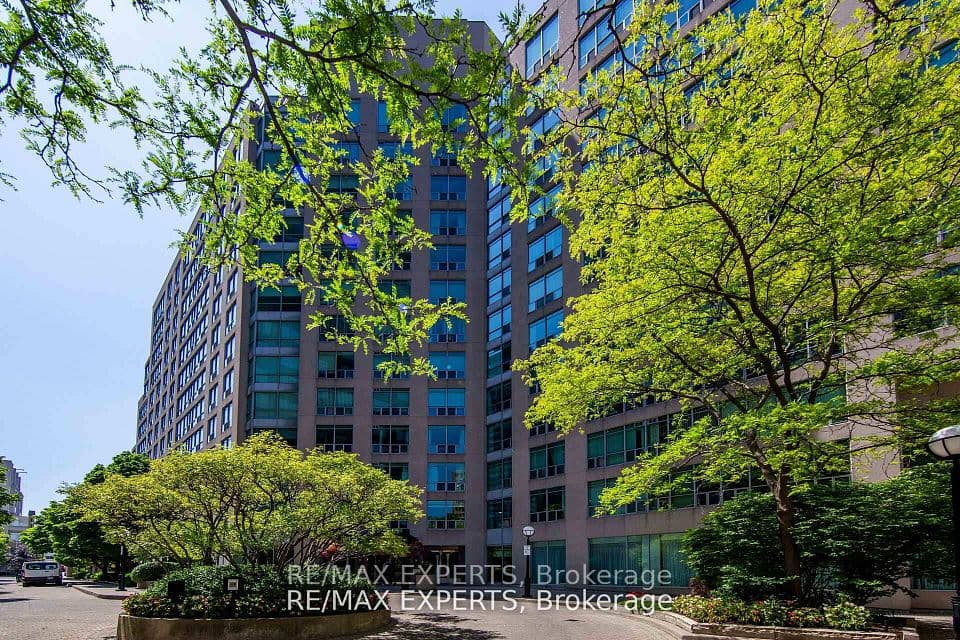 942 Yonge Street 1006, Toronto, ON M4W 3S8 – photo 2