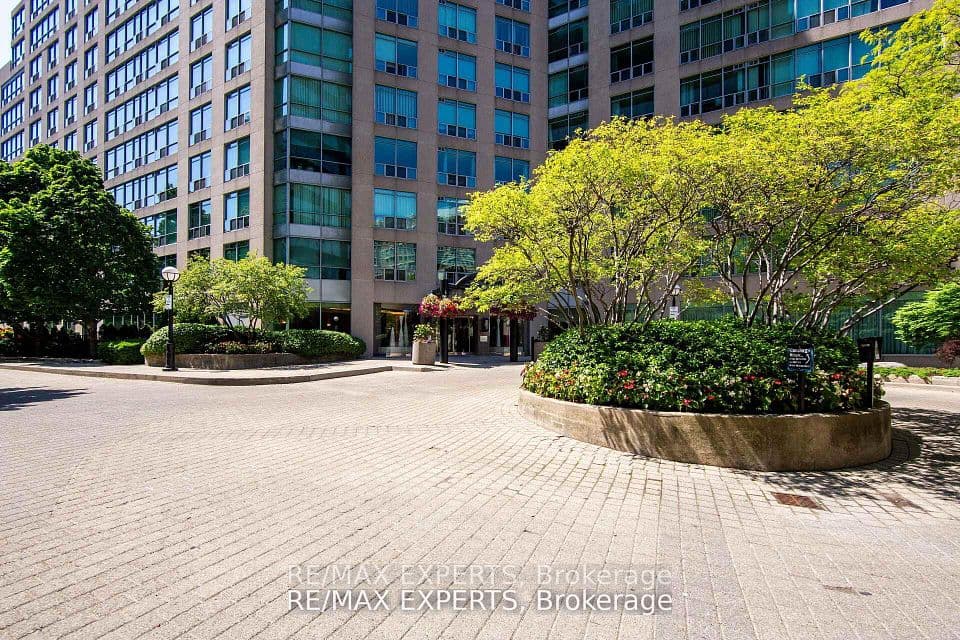 942 Yonge Street 1006, Toronto, ON M4W 3S8 – photo 3