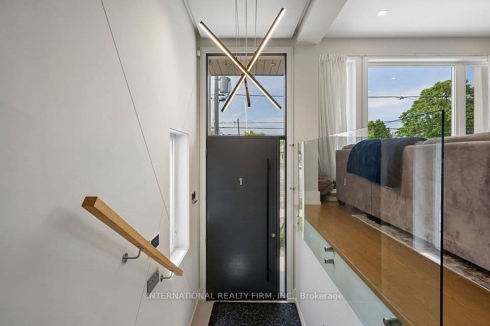 39 Wilmington Avenue, Toronto, ON M3H 5J1 – photo 3