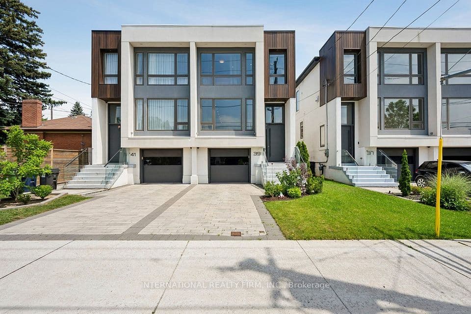 39 Wilmington Avenue, Toronto, ON M3H 5J1 – main photo