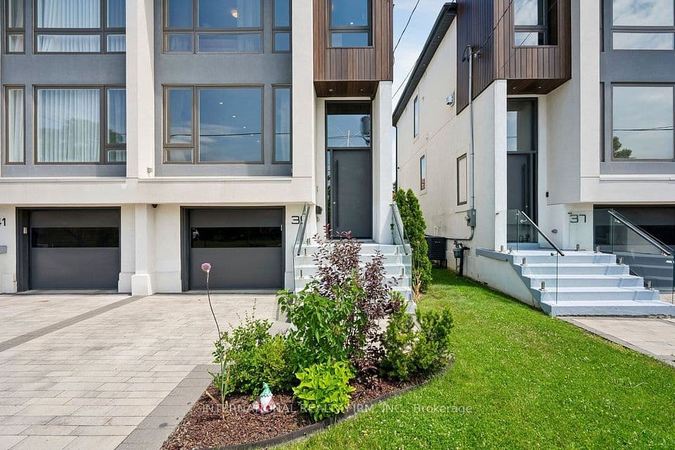 39 Wilmington Avenue, Toronto, ON M3H 5J1 – photo 2