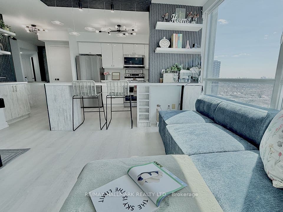 5740 Yonge Street 1904, Toronto, ON M2M 0B1 – photo 3