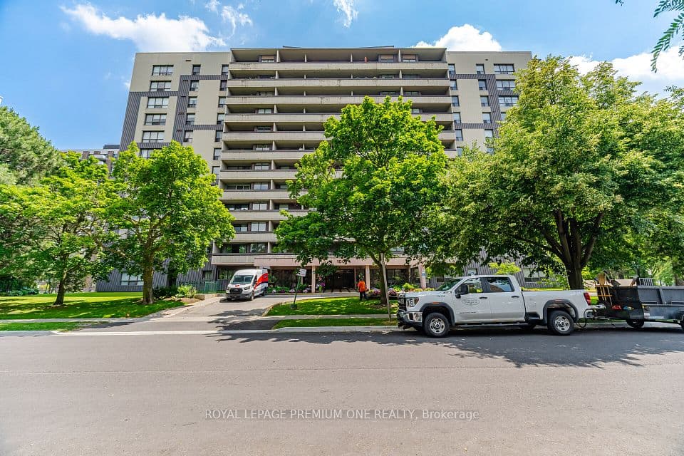 100 Canyon Avenue 302, Toronto, ON M3H 5T9 – photo 2