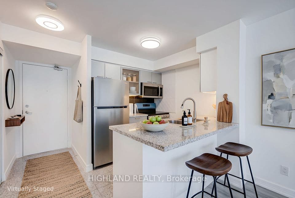 18 Harrison Garden 1002, Toronto, ON M2N 7J7 – photo 3