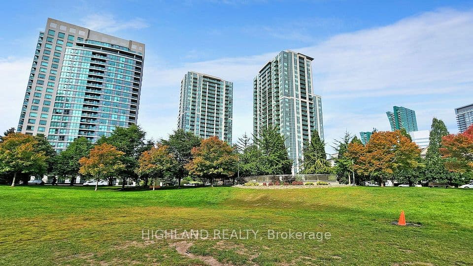 18 Harrison Garden 1002, Toronto, ON M2N 7J7 – photo 2