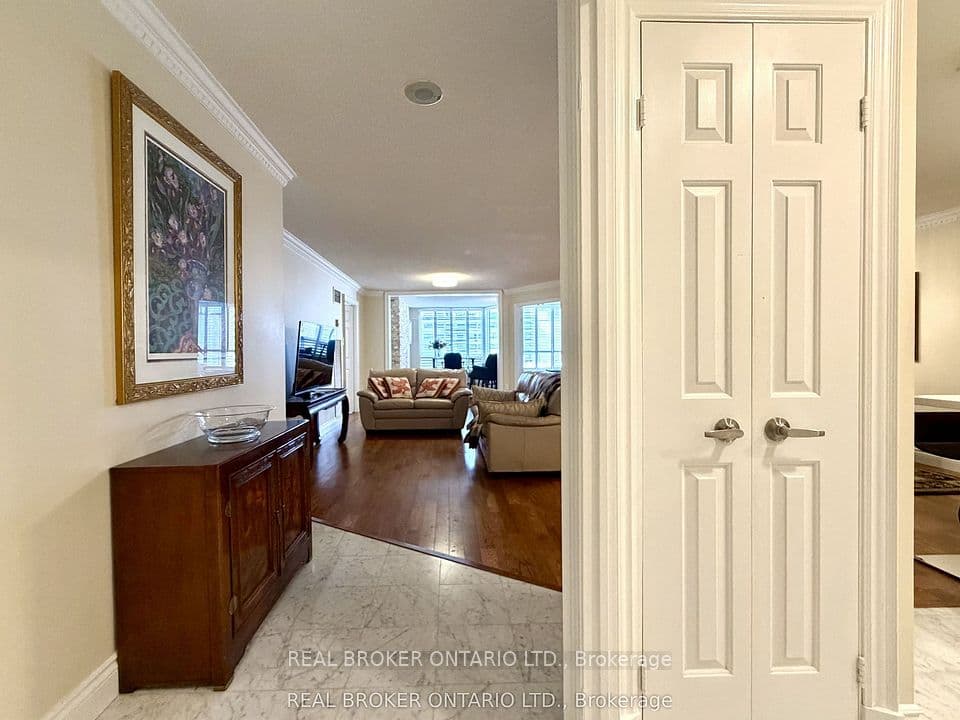 130 Carlton Street 602, Toronto, ON M5A 4K3 – photo 3