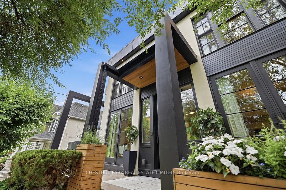 310 Bessborough Drive, Toronto, ON M4G 3L1 – main photo