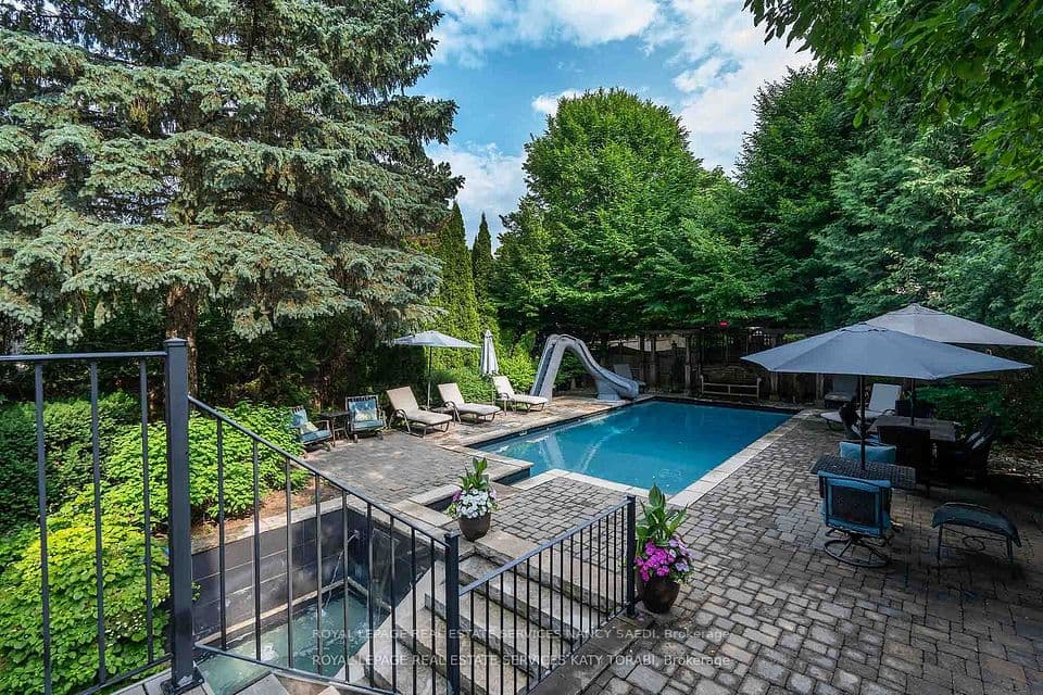 135 Buckingham Avenue, Toronto, ON M4N 1R5 – main photo