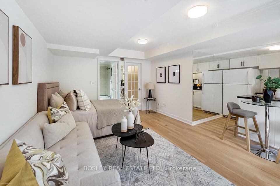 21 Earl Street L1, Toronto, ON M4Y 3C8 – photo 2