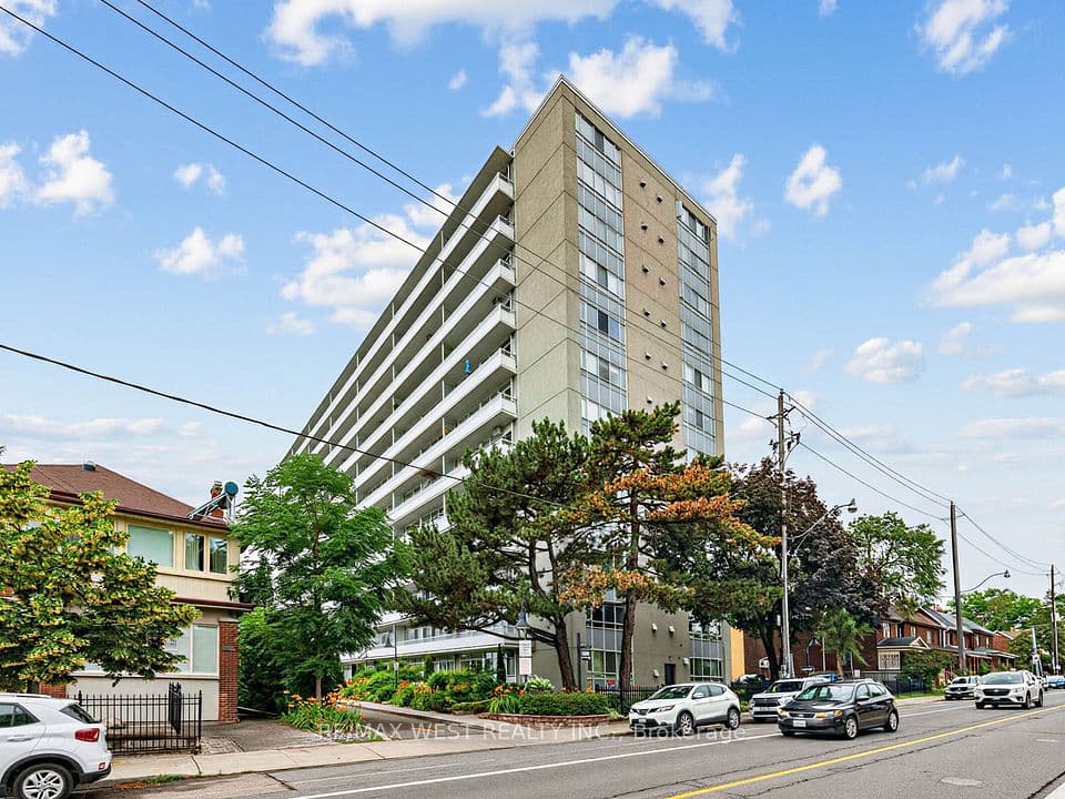 580 Christie Street 302, Toronto, ON M6G 3E3 – main photo