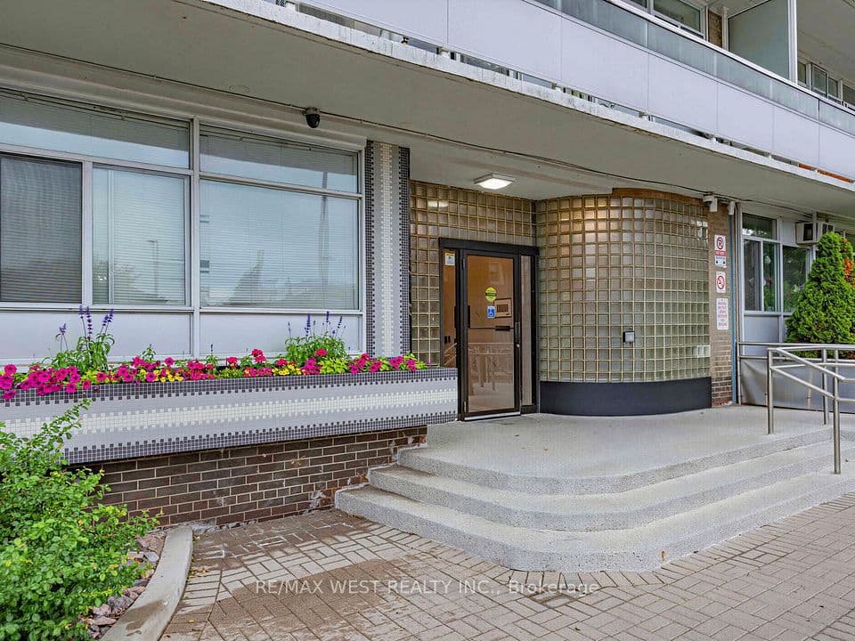 580 Christie Street 302, Toronto, ON M6G 3E3 – photo 3