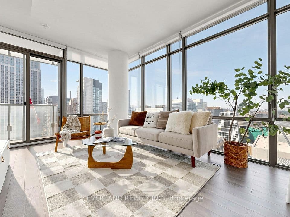 38 Grenville Street 2303, Toronto, ON M4Y 1A5 – main photo