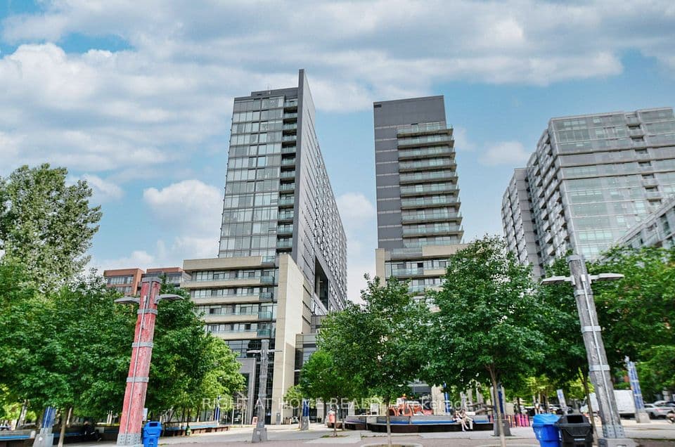 36 Lisgar Street 1511, Toronto, ON M6J 0C7 – main photo