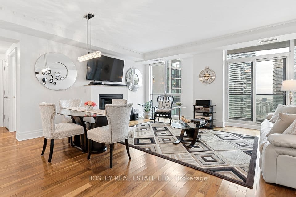 16 Harbour Street 4501, Toronto, ON M5J 2Z7 – photo 3