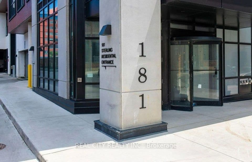 181 Sterling Road 711, Toronto, ON M6R 2B2 – photo 2
