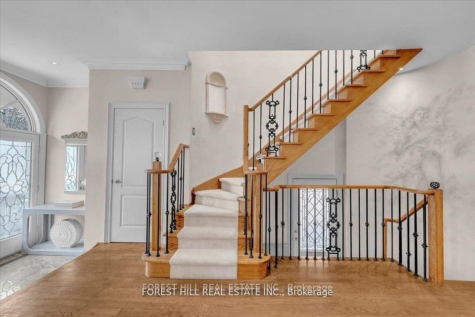 313 Broadway Avenue, Toronto, ON M4P 1W2 – photo 3