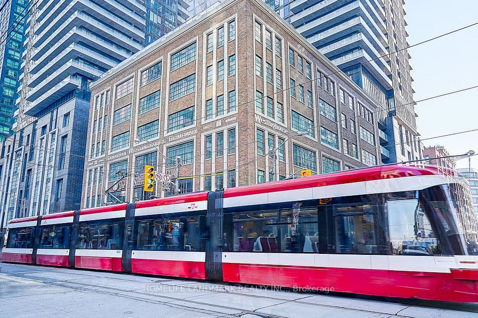 115 Blue Jays Way 702, Toronto, ON M5V 0N4 – photo 2