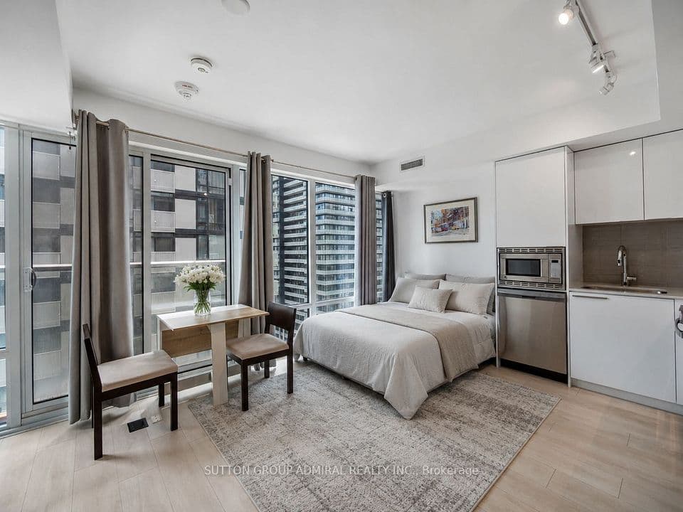 18 Maitland Terrace 1404, Toronto, ON M4Y 0H2 – photo 2