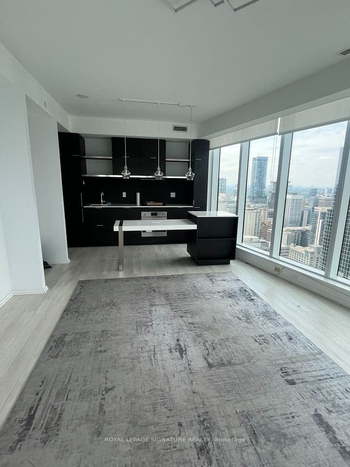 197 Yonge Street 3802, Toronto, ON M5B 0C1 – photo 3